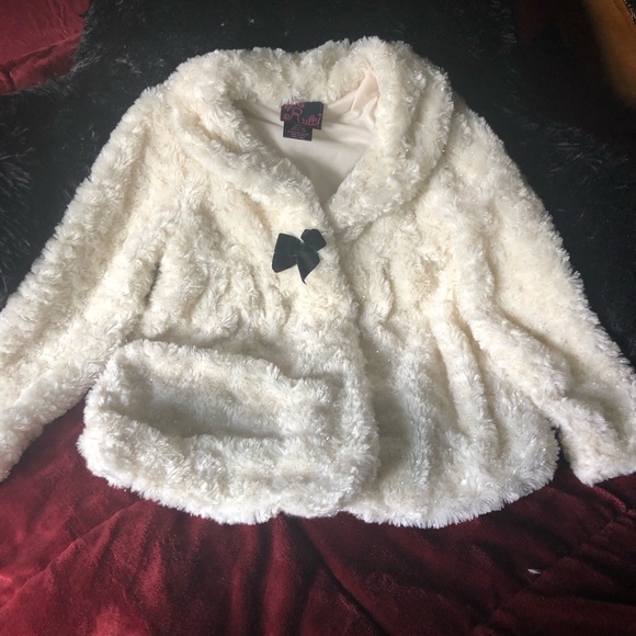 One girls jacket and vest size 6x - Picture 3 of 5